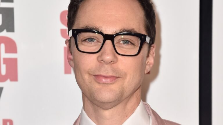 Jim Parsons atuou tão bem no teste de Sheldon que o criador de The Big Bang Theory desconfiou!